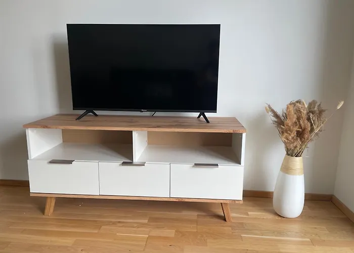 55 M2 Stylish Apartment With Balcony & Parking