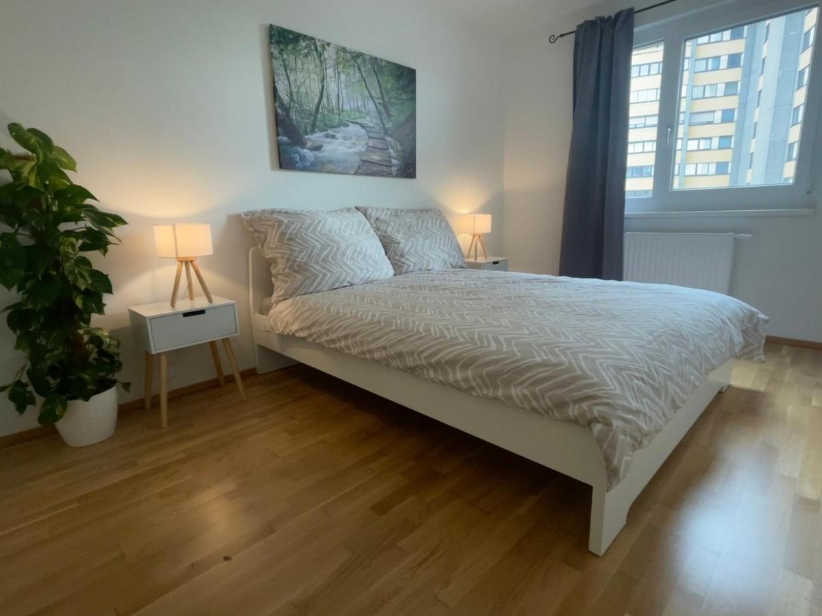 55 M2 Stylish With Balcony & Parking Wenen