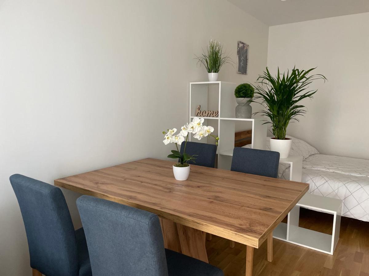 55 M2 Stylish With Balcony & Parking Appartement Wenen