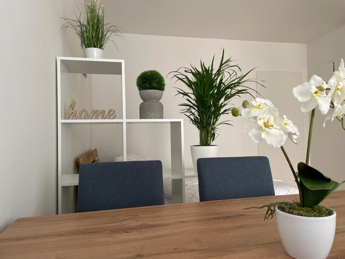 Appartement 55 M2 Stylish With Balcony & Parking *